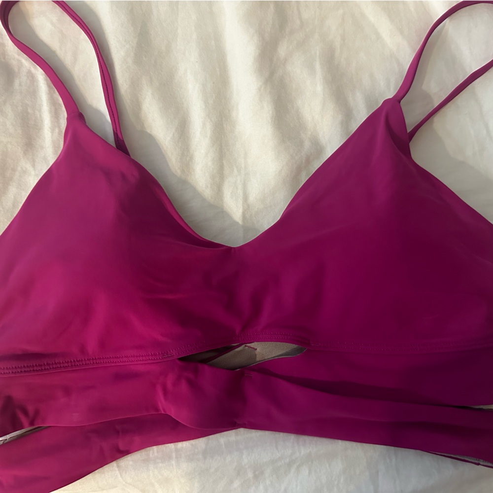 Lululemon sports bra